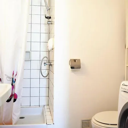 Climat. 4 Pers. Avec Parking Privatif Au Lavandou, Proche Centre Et - Fr-1-251-390 Apartment *